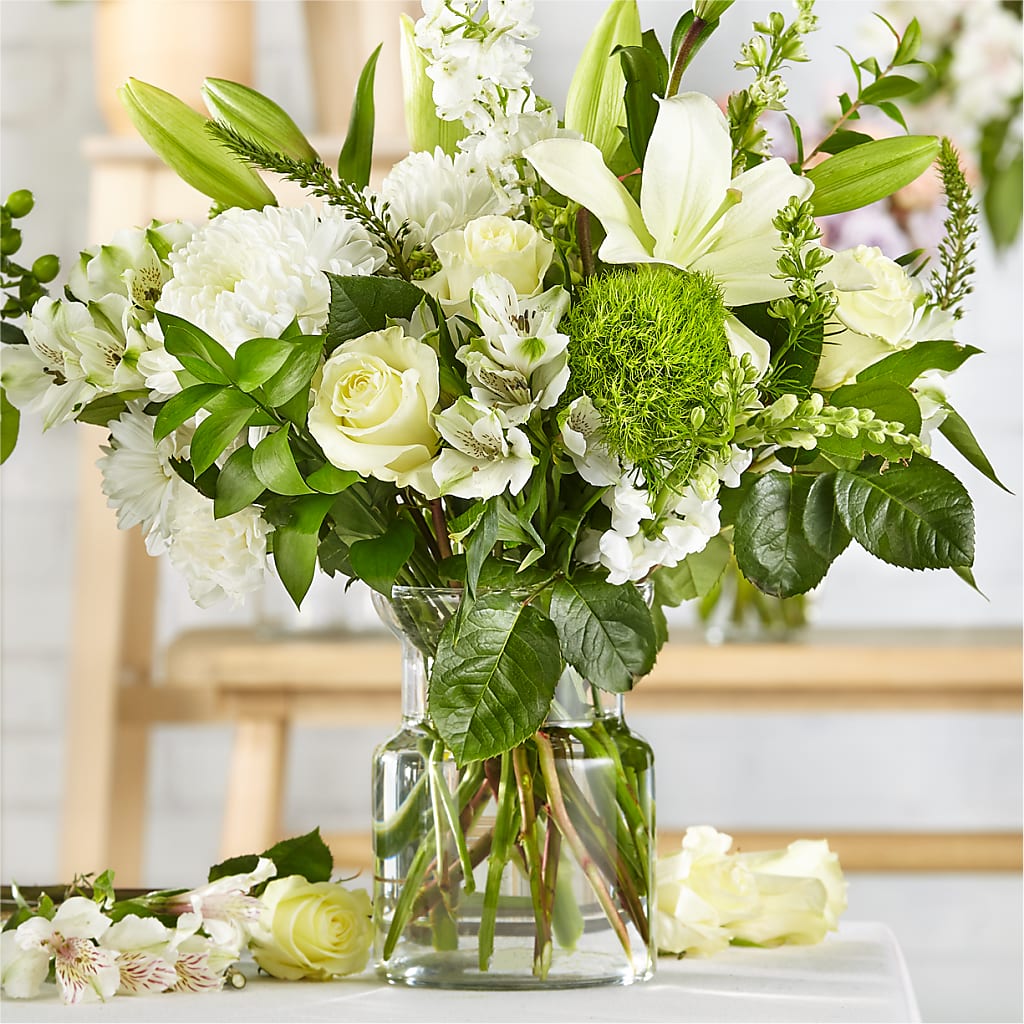 Classic Ivory – A Florist Original – Garden City Florist, Arlington VA